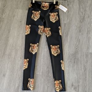 Black tiger print Goldsheep brand leggings